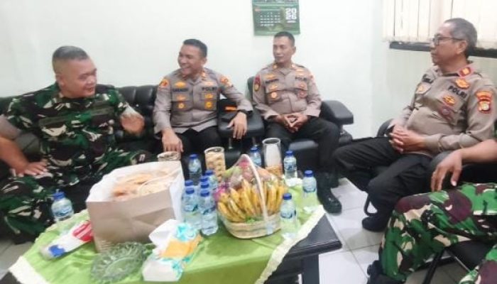Kapolsek Bekasi Barat Silaturahmi ke Koramil 01 Kranji, Perkuat Sinergitas TNI – Polri