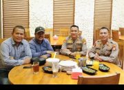 Jaga Jakarta On The Spot : Kapolsek Bekasi Barat Sambangi Tokoh Masyarakat, Perkuat Sinergi Jaga Kamtibmas