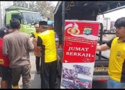 Jumat Peduli, Polsek Kawasan Muara Baru Bagikan Nasi Siap Saji kepada Masyarakat