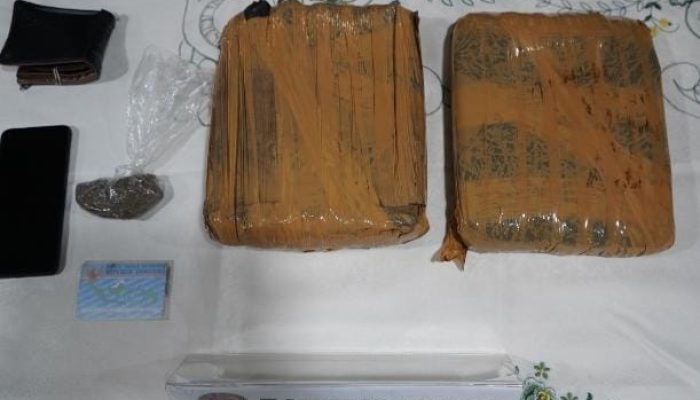 POLDA METRO JAYA BERHASIL MENGUNGKAP PEREDARAN 2,05 KILOGRAM GANJA, 1 Pria Diamankan